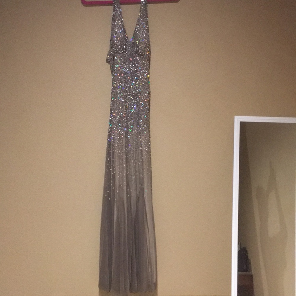 Formal Dress - Picture 4 of 6